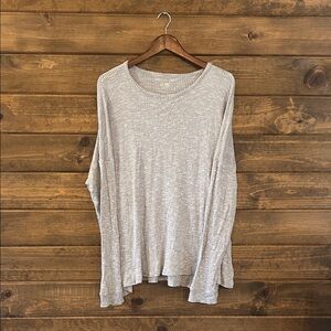 American Eagle Gray Knit Top